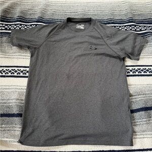 UNDER AROUR HEAT GEAR Men's Sz Small Loose Fit T-SHIRT